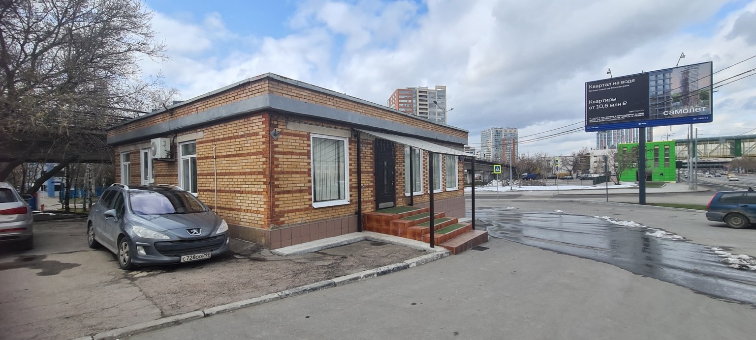 Фасад коммерческого здания на проспекте Андропова, 20Б